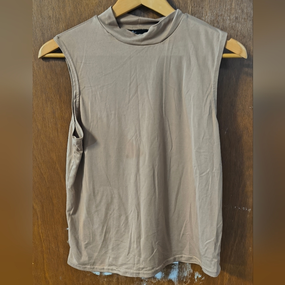 NWOT Brit & Bri Elegant Sleeveless Tan Tee